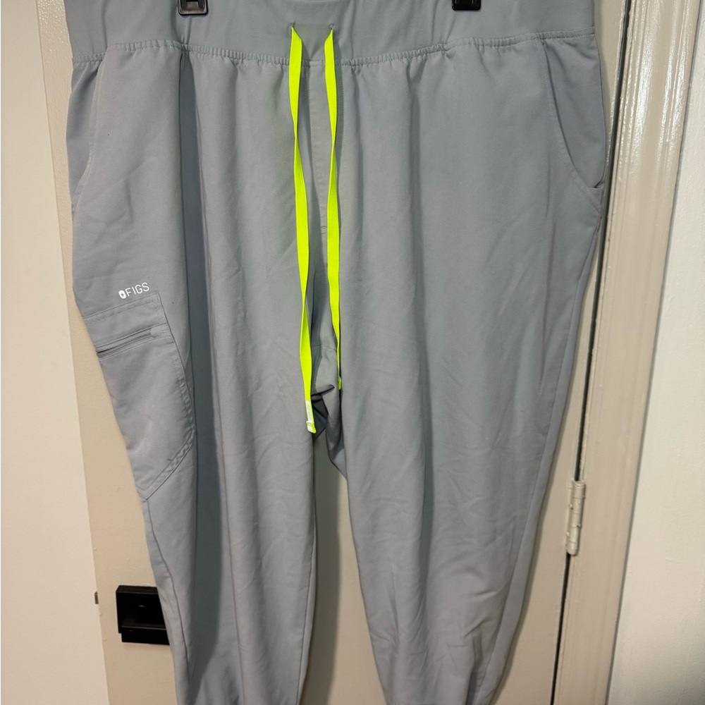 FIGS Light Gray Scrub Zamora Joggers with Neon Green Drawstring